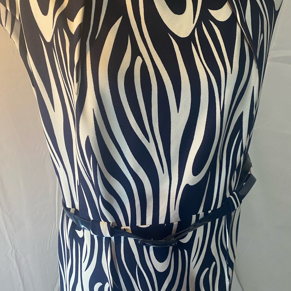 NWT I LE New York Womens Sz 16 W Dress Blue White Geometric Blue Belt Cap Sleeve